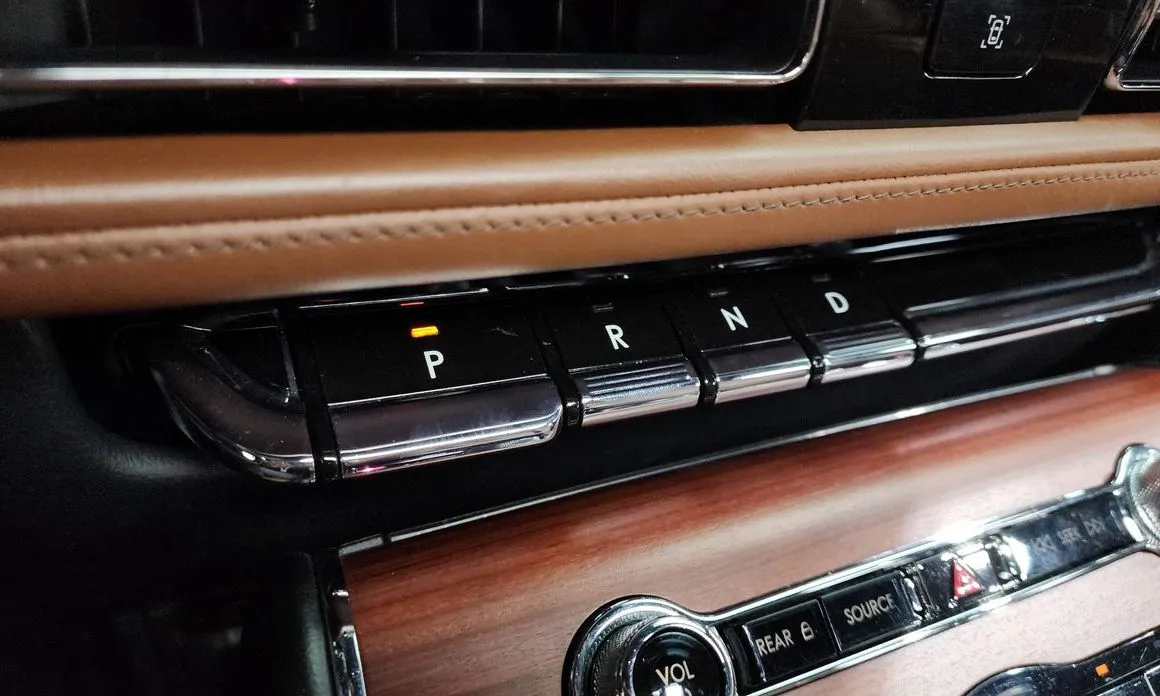 Lincoln Aviator — фото 10