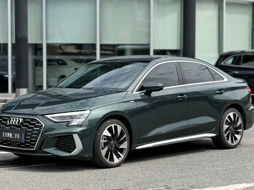 Audi A3 — фото 1