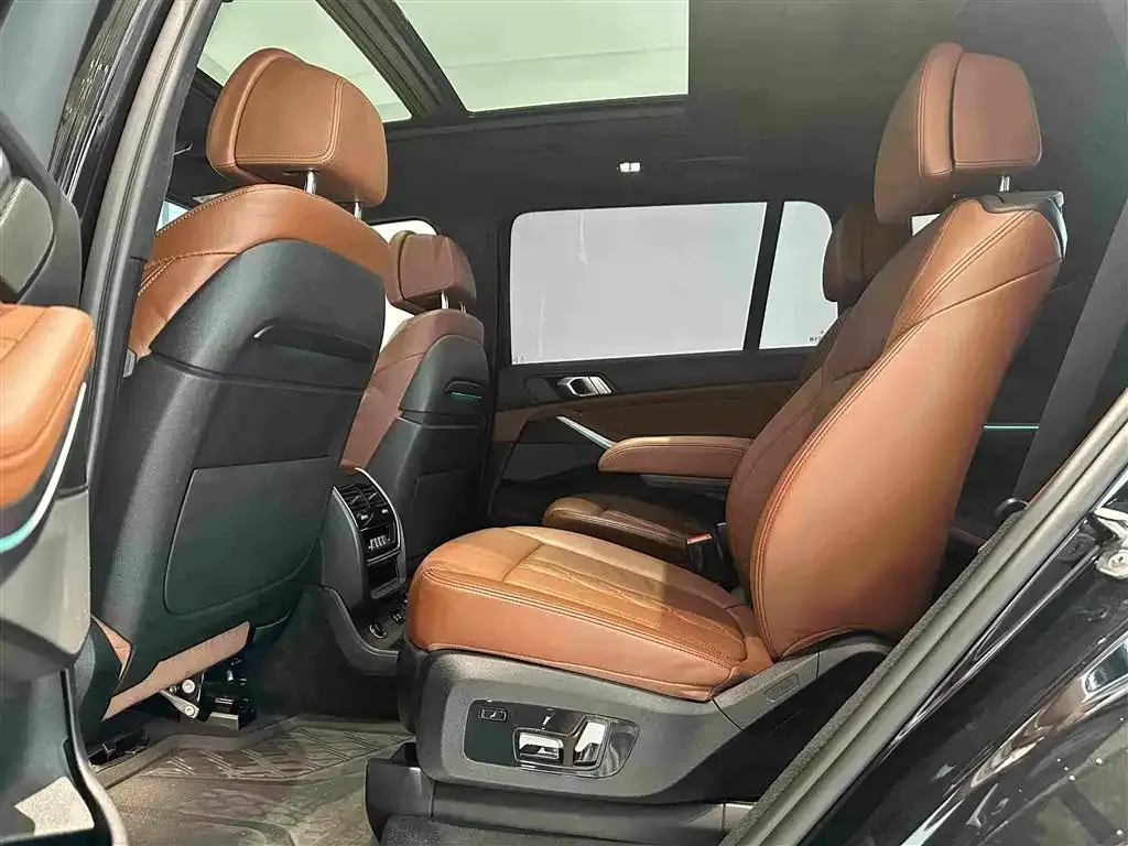 BMW X7 — фото 2