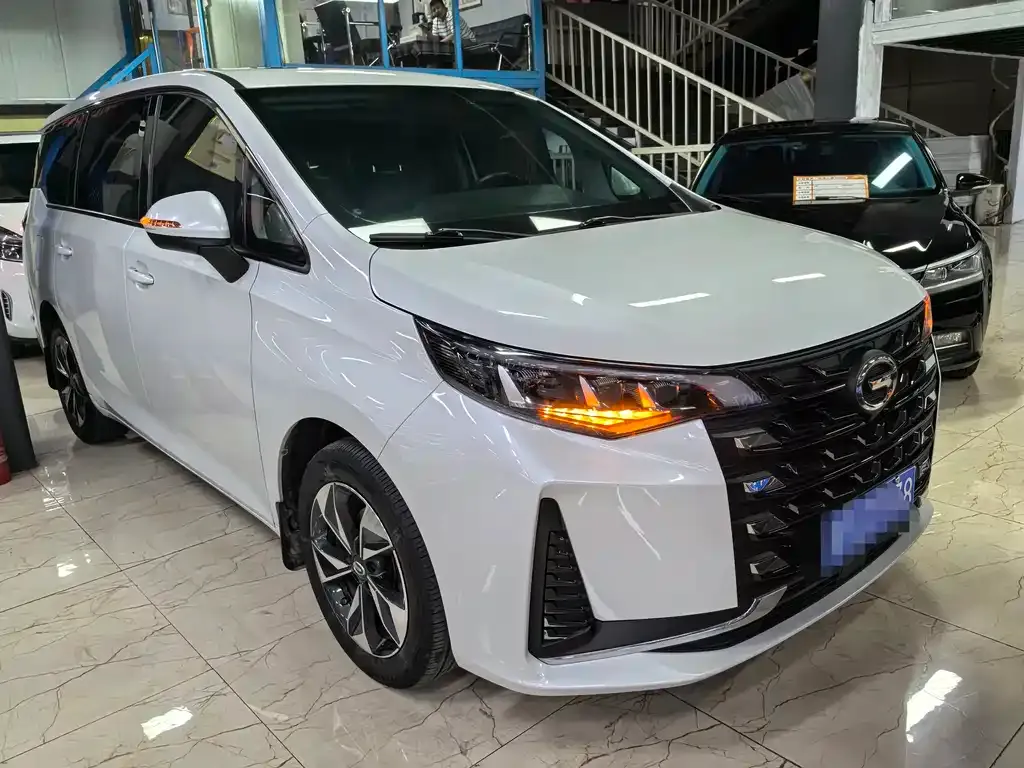 GAC Motor Trumpchi M6 — фото 10