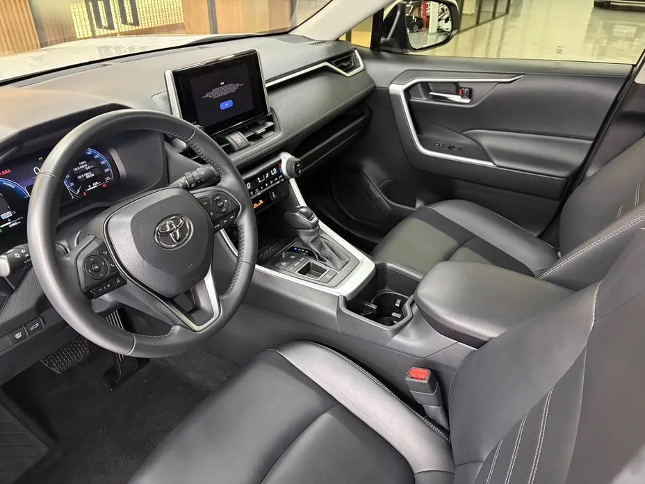 Toyota RAV4 — фото 10