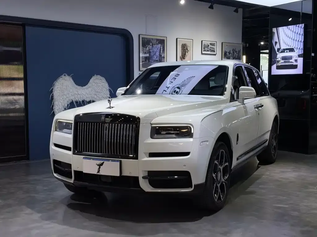 Rolls-Royce Cullinan — фото 1