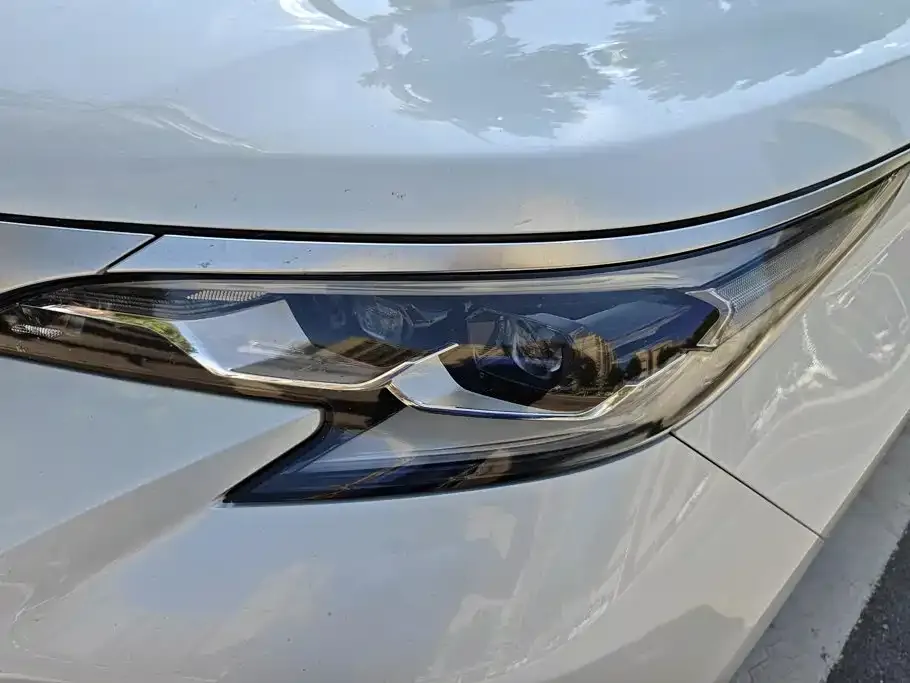 Toyota Sienna — фото 4