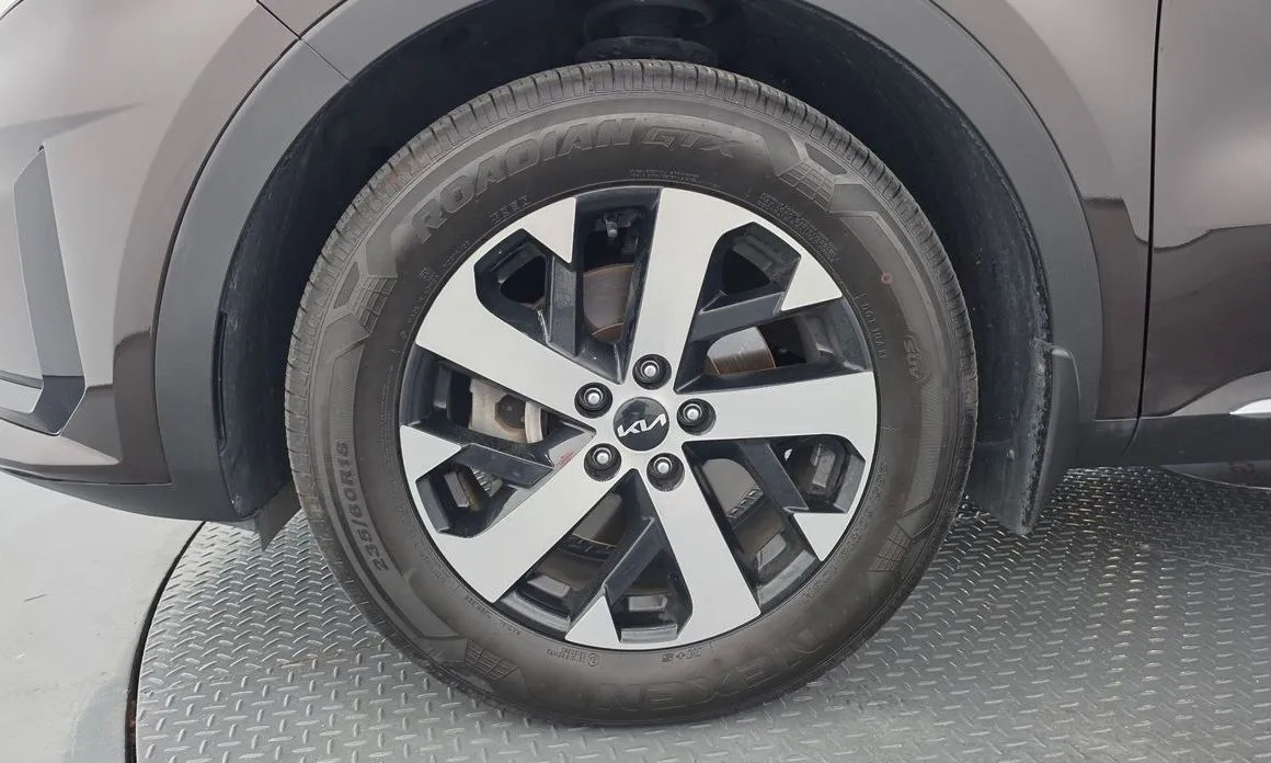 Kia Sorento — фото 7