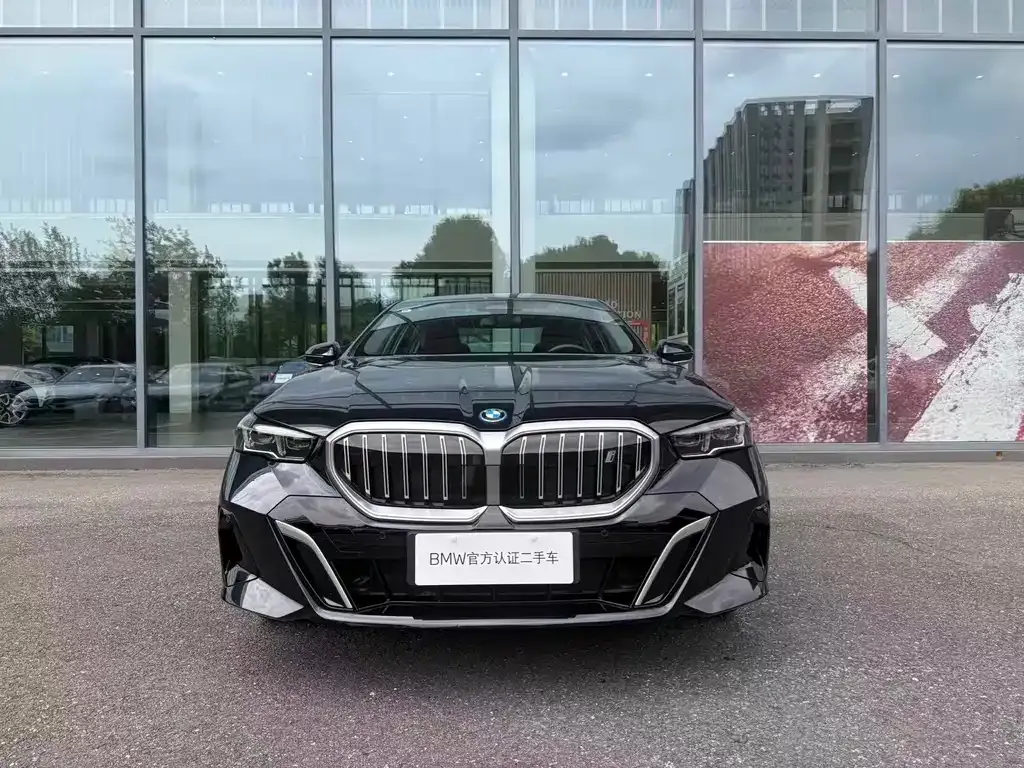 BMW i5 — фото 5