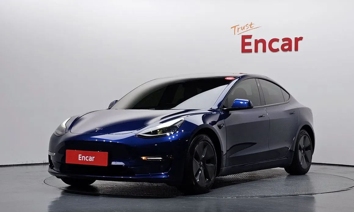 Tesla Model 3 — фото 1