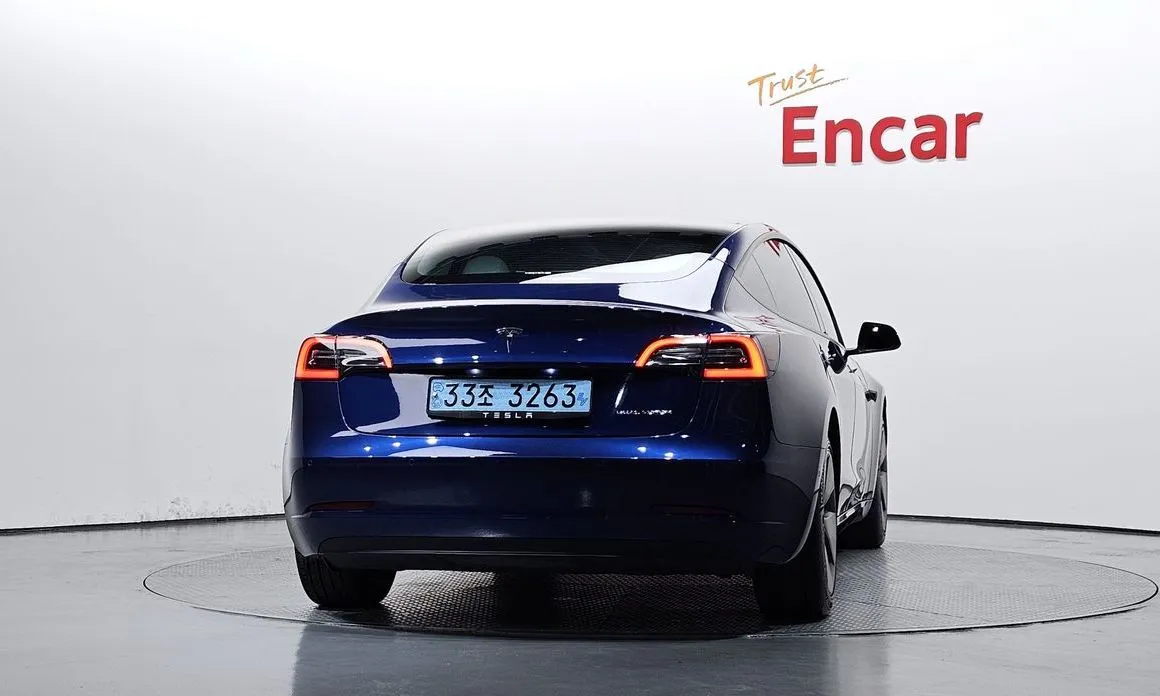 Tesla Model 3 — фото 3