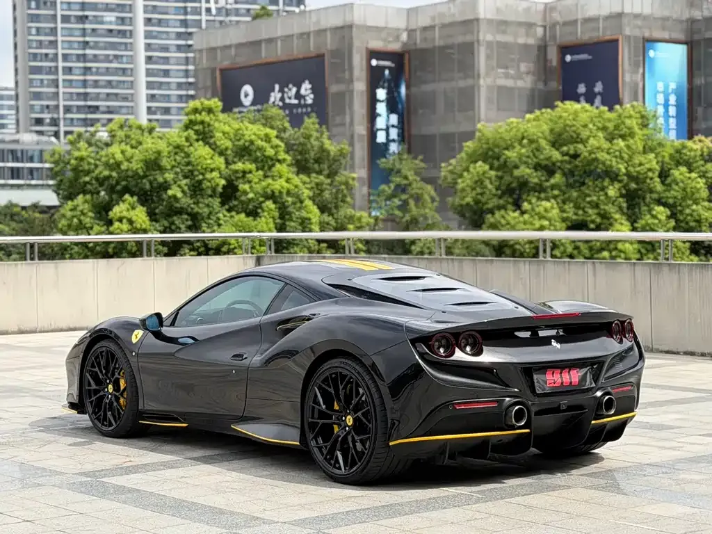 Ferrari F8 — фото 6