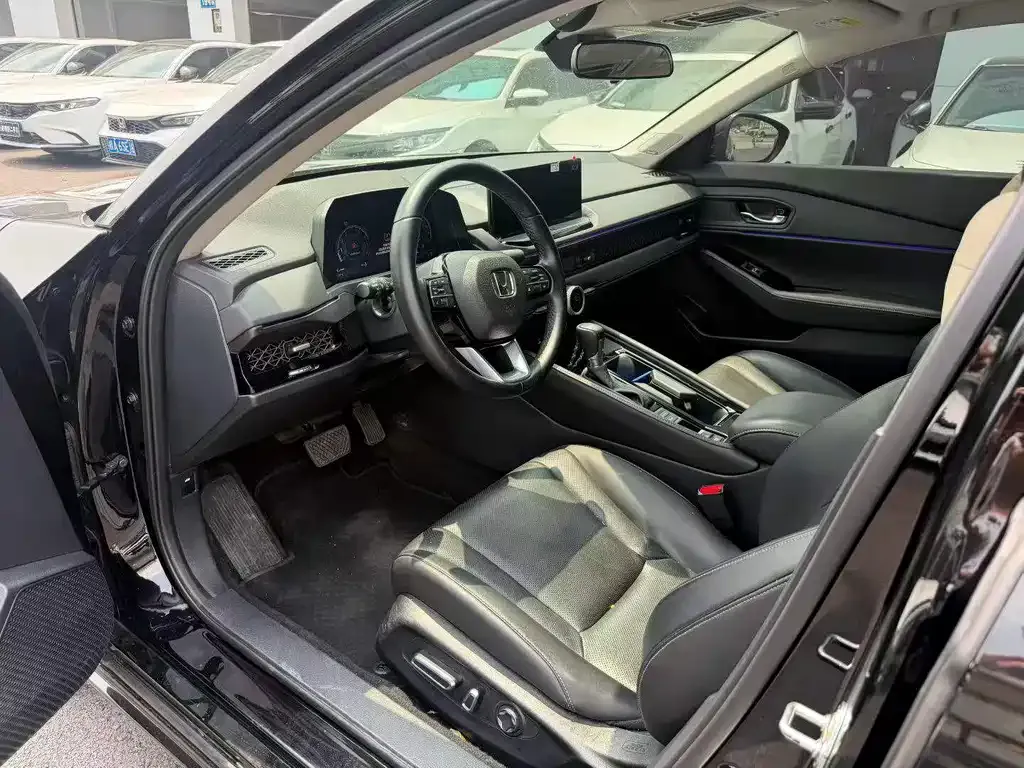 Honda Accord — фото 9