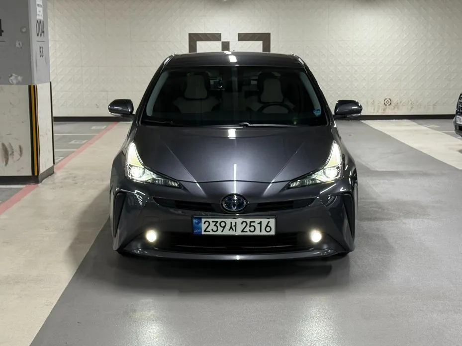 Toyota Prius — фото 1