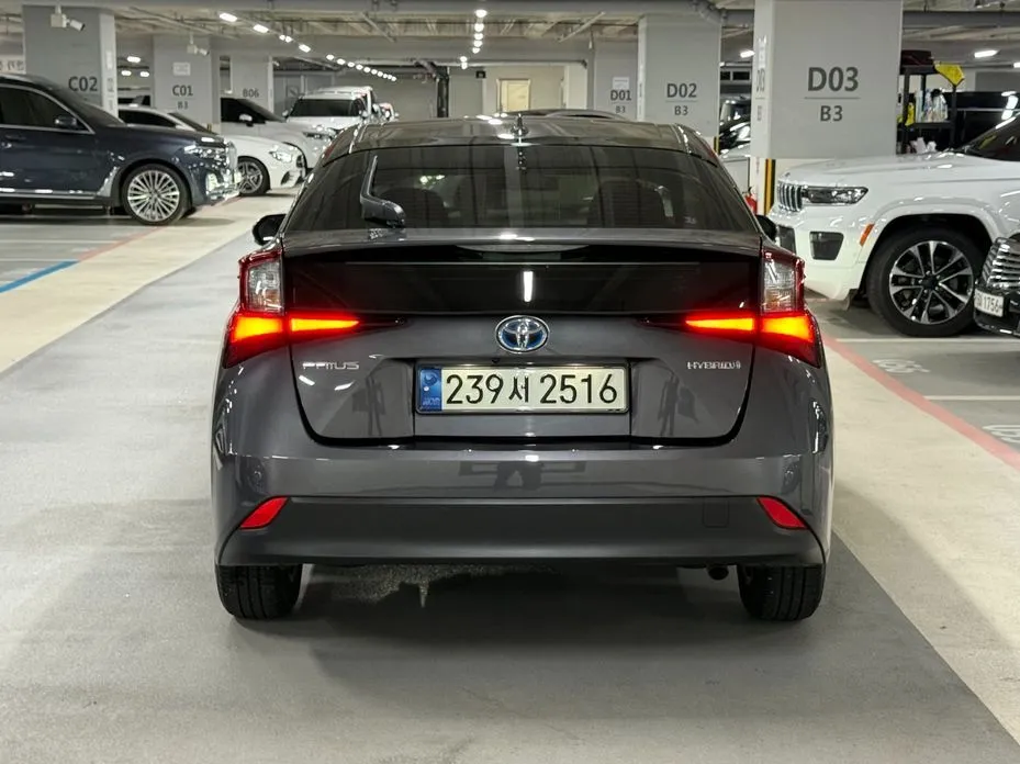 Toyota Prius — фото 9