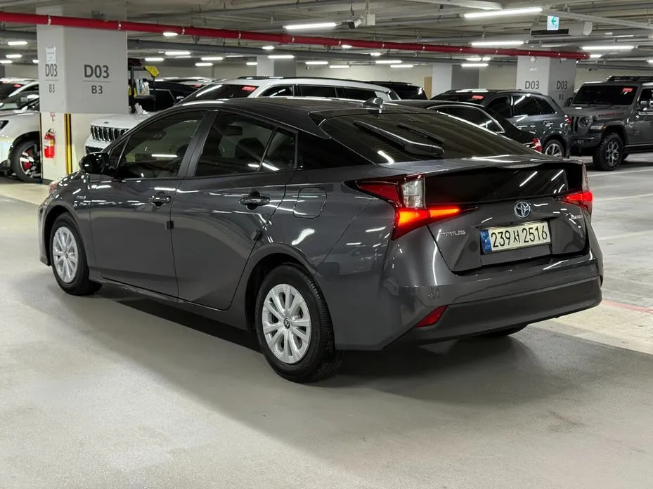 Toyota Prius — фото 10