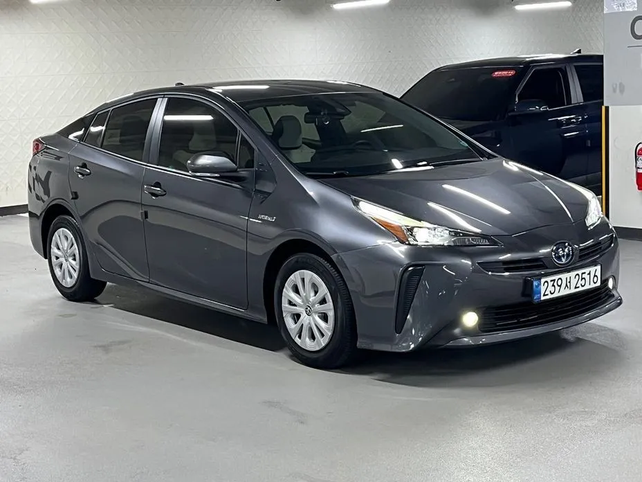 Toyota Prius — фото 7