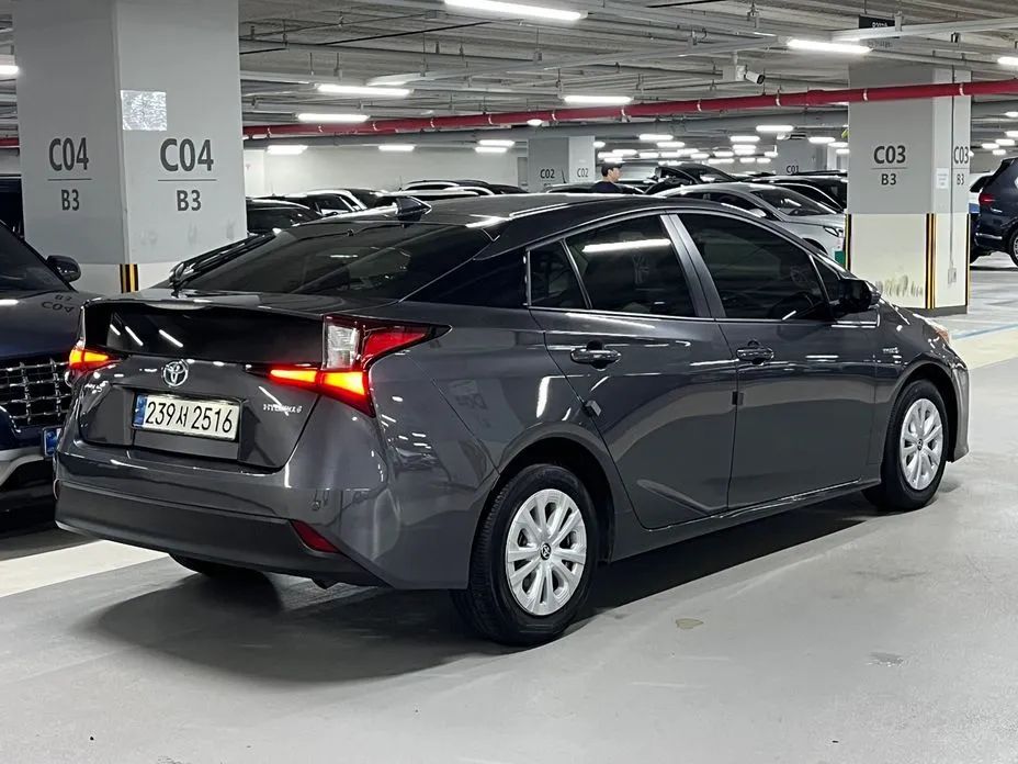 Toyota Prius — фото 8