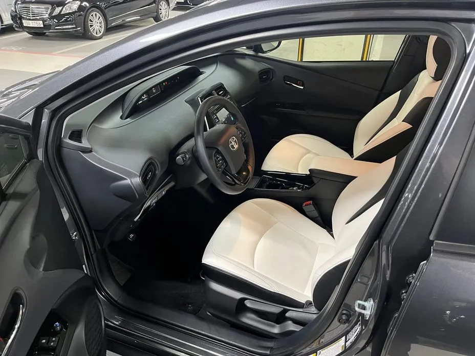 Toyota Prius — фото 4