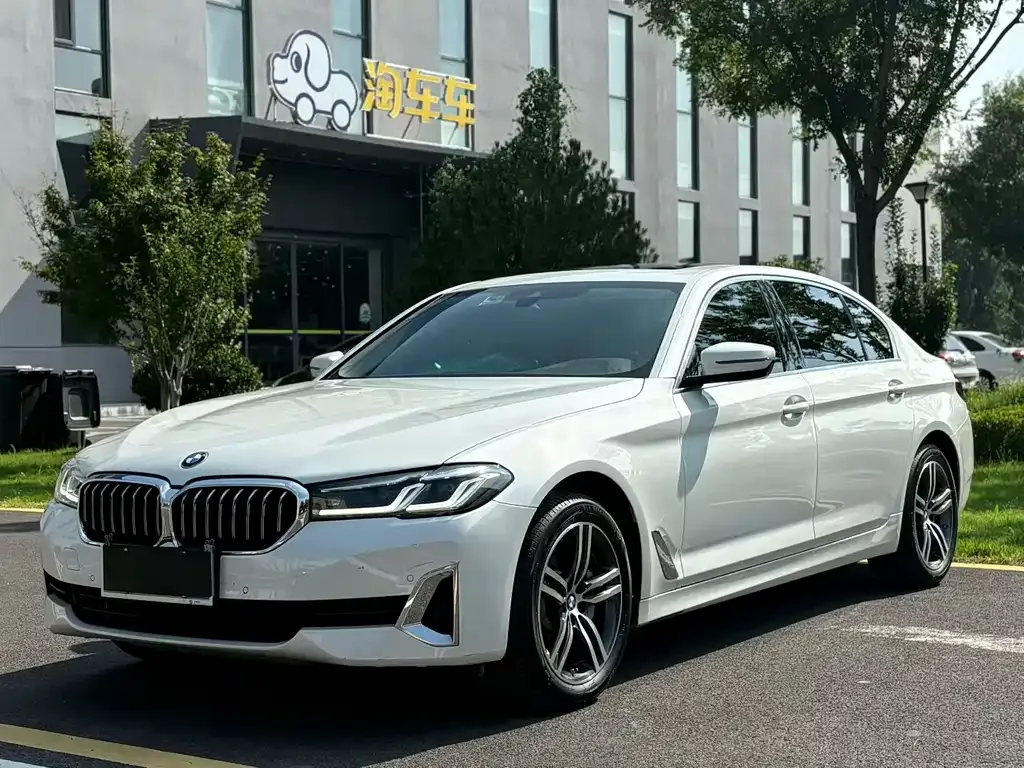 BMW 5 Series — фото 1