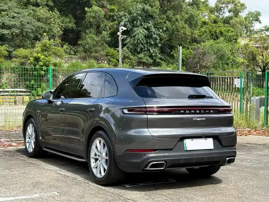 Porsche Cayenne Hybrid — фото 9