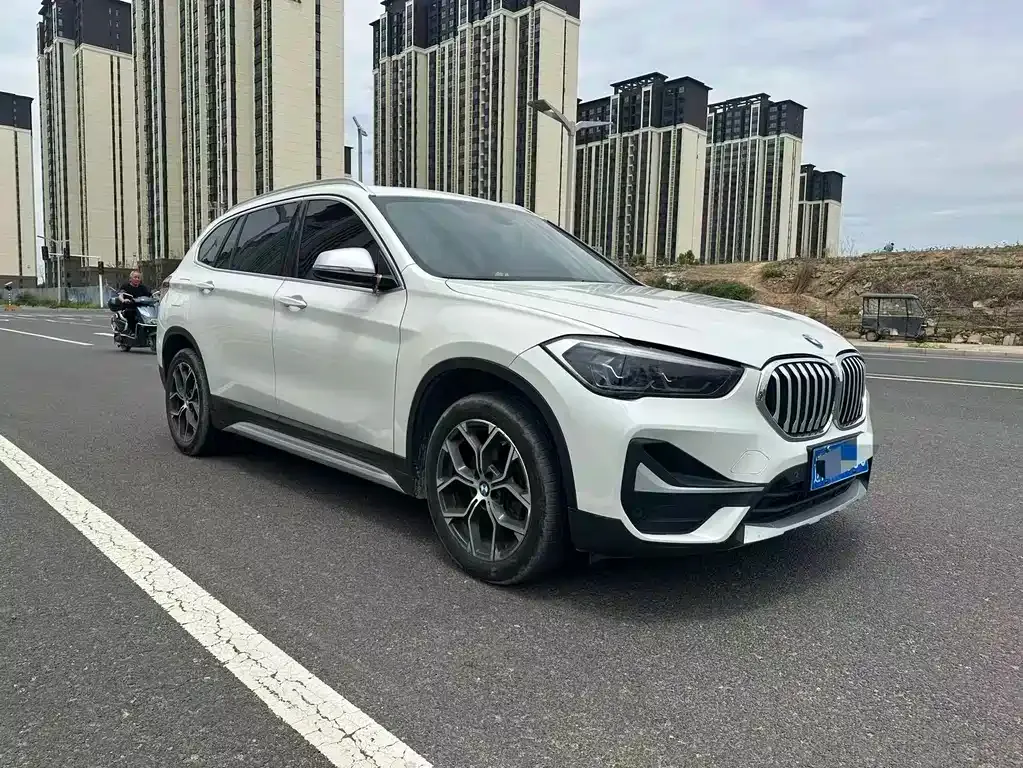 BMW X1 — фото 1