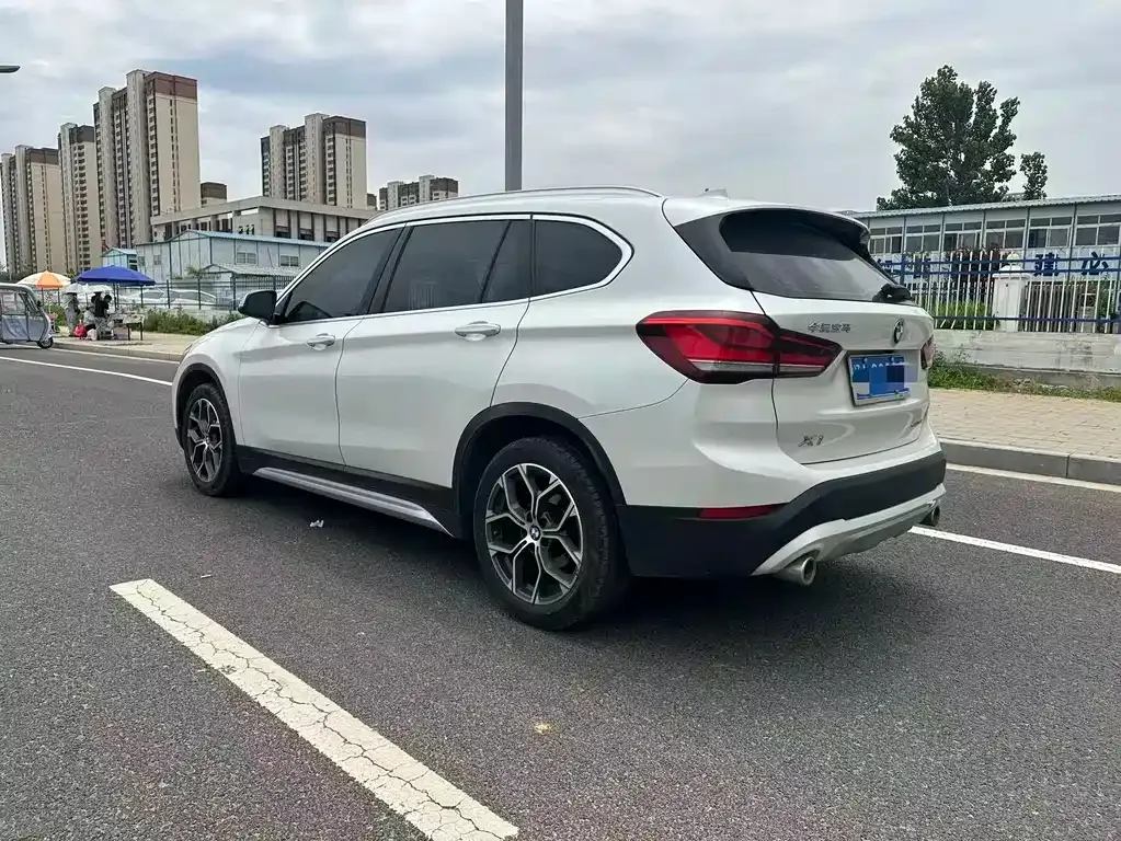 BMW X1 — фото 8