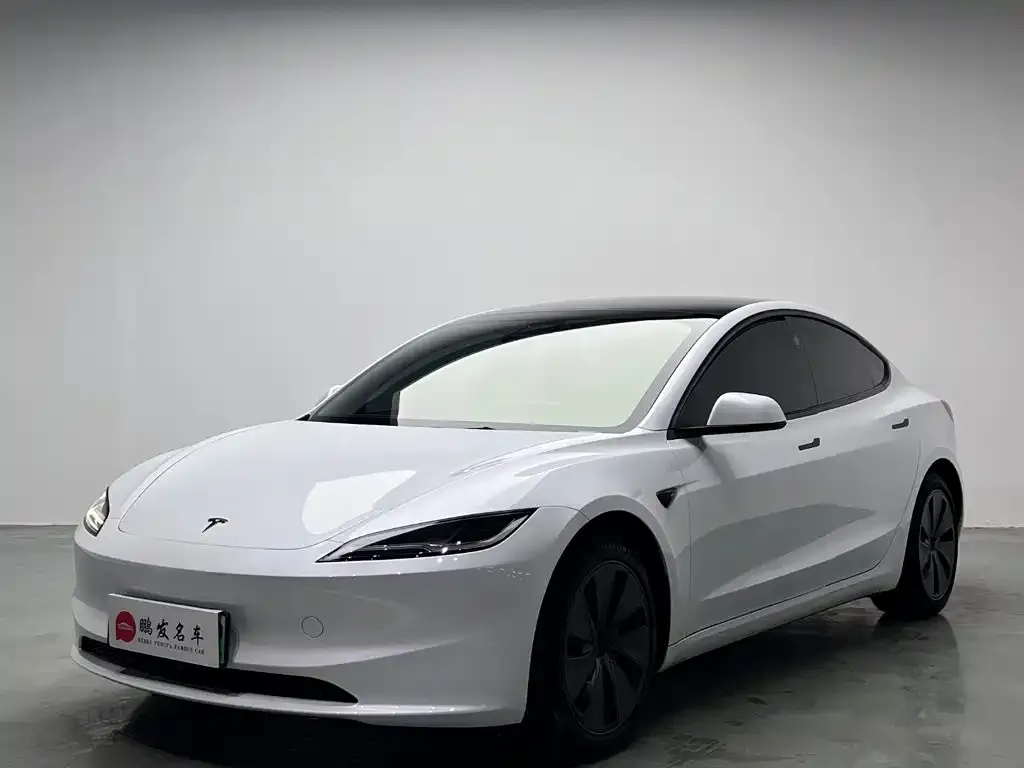 Tesla Model 3 — фото 1