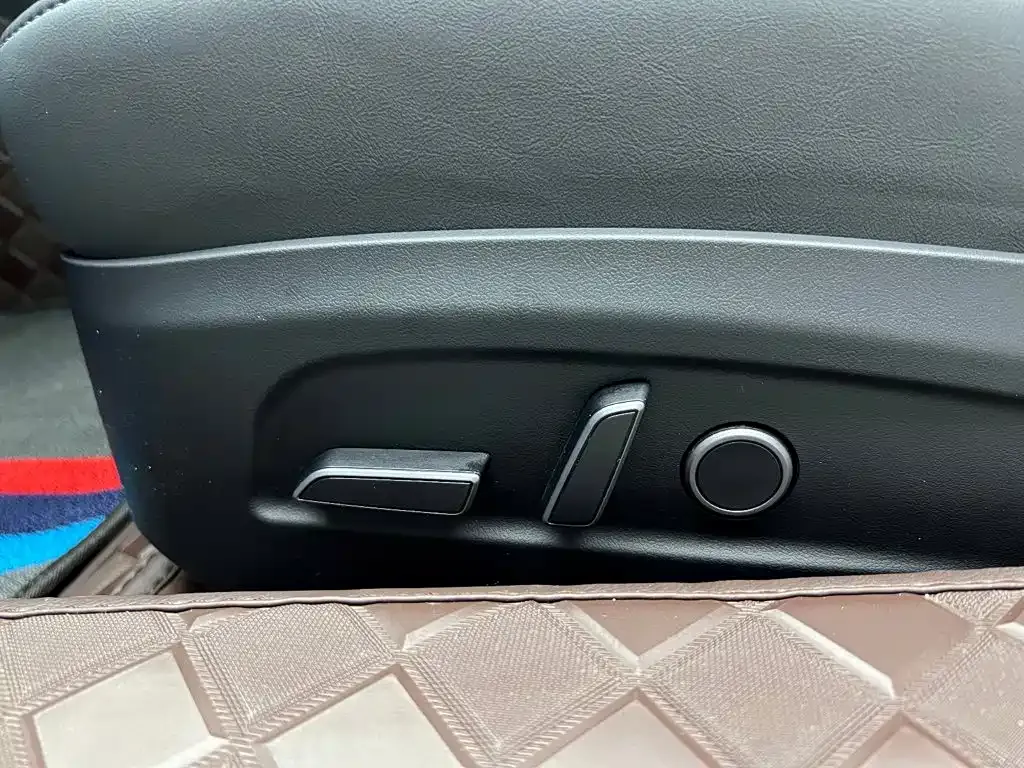 Tesla Model 3 — фото 9