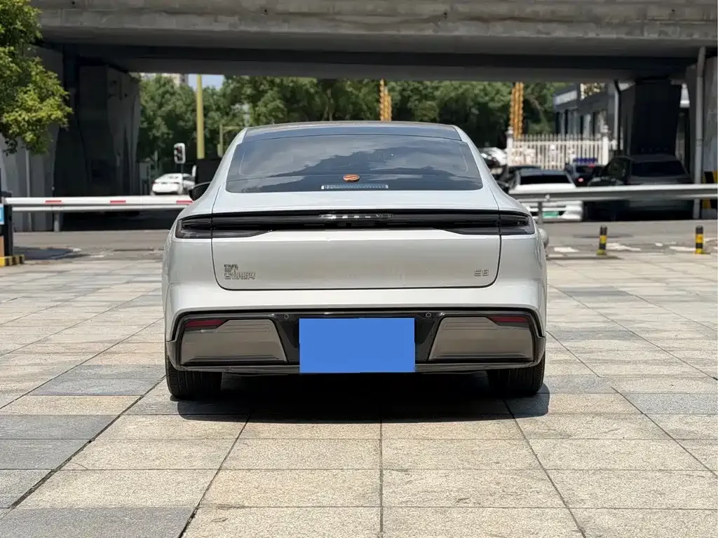 Geely Galaxy E8 — фото 8