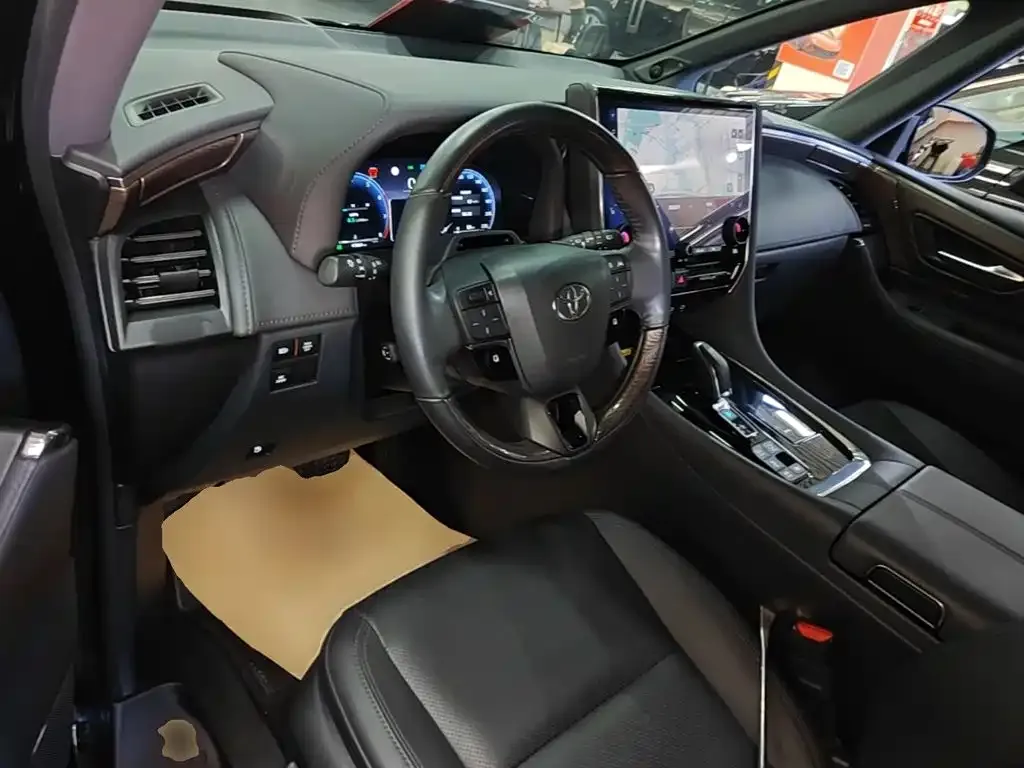 Toyota Alphard — фото 3