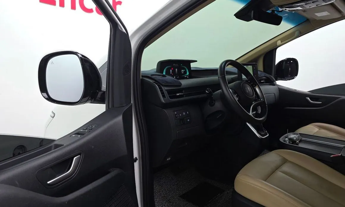 Hyundai Staria — фото 3