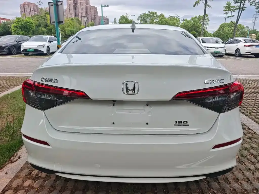Honda Civic — фото 7