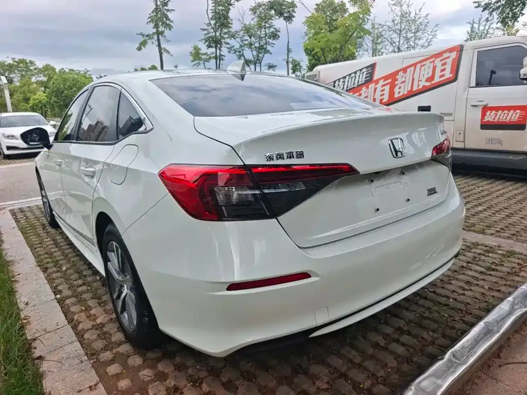 Honda Civic — фото 10