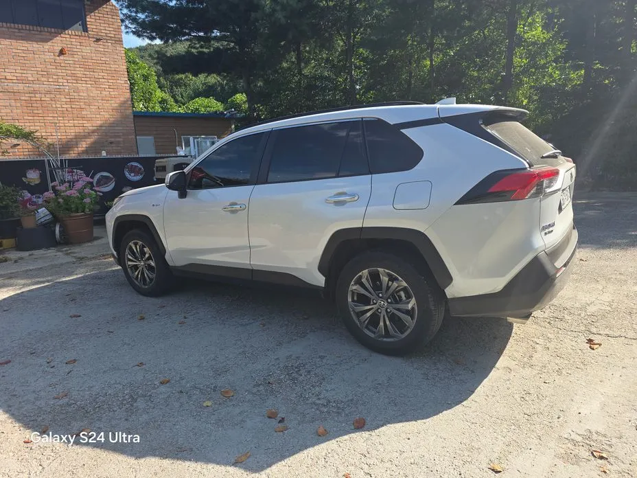 Toyota RAV4 — фото 9