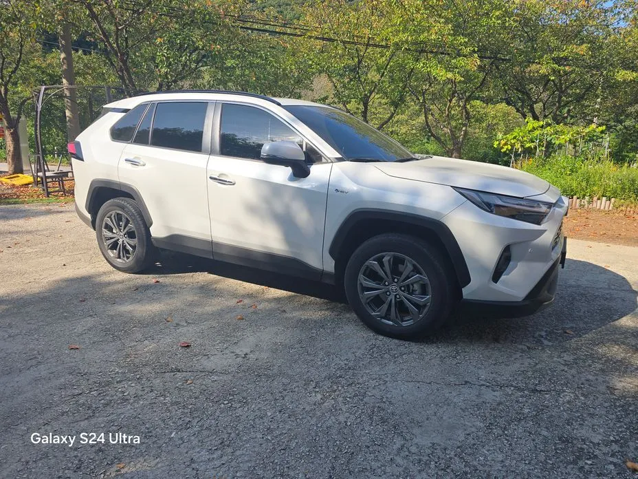 Toyota RAV4 — фото 7