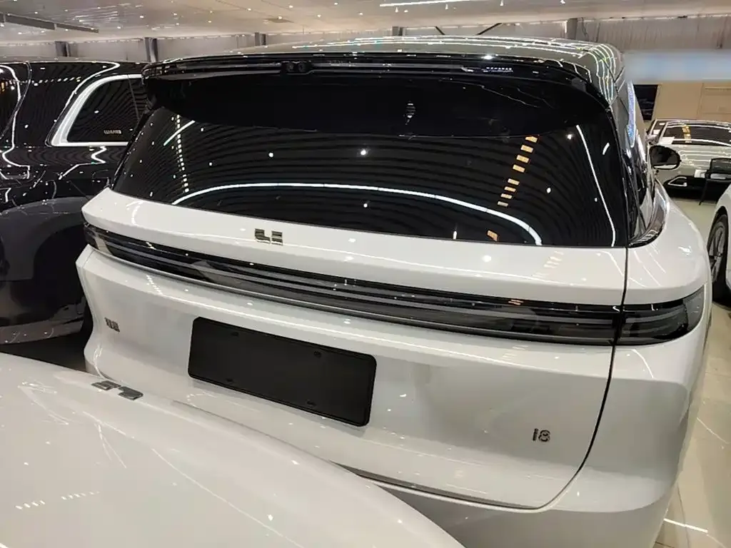 Li Auto Li i8 — фото 10