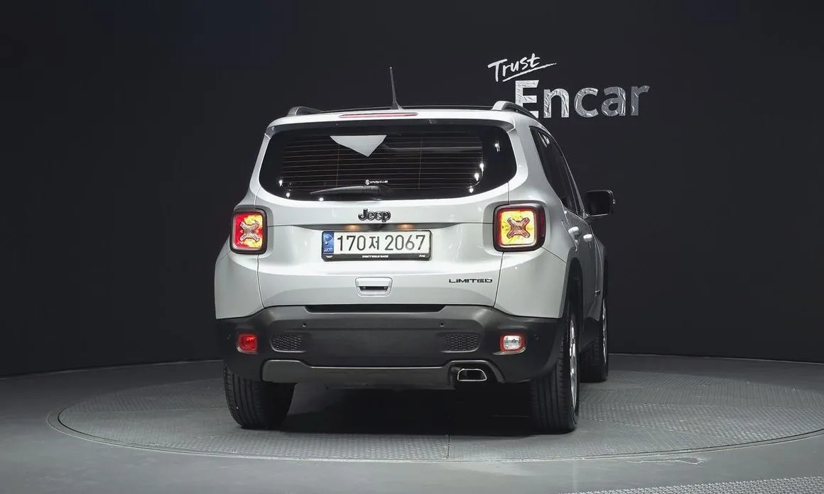 Jeep Renegade — фото 4