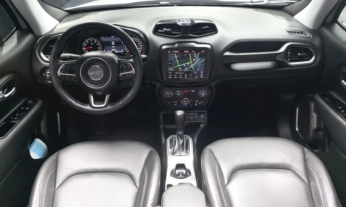 Jeep Renegade — фото 9
