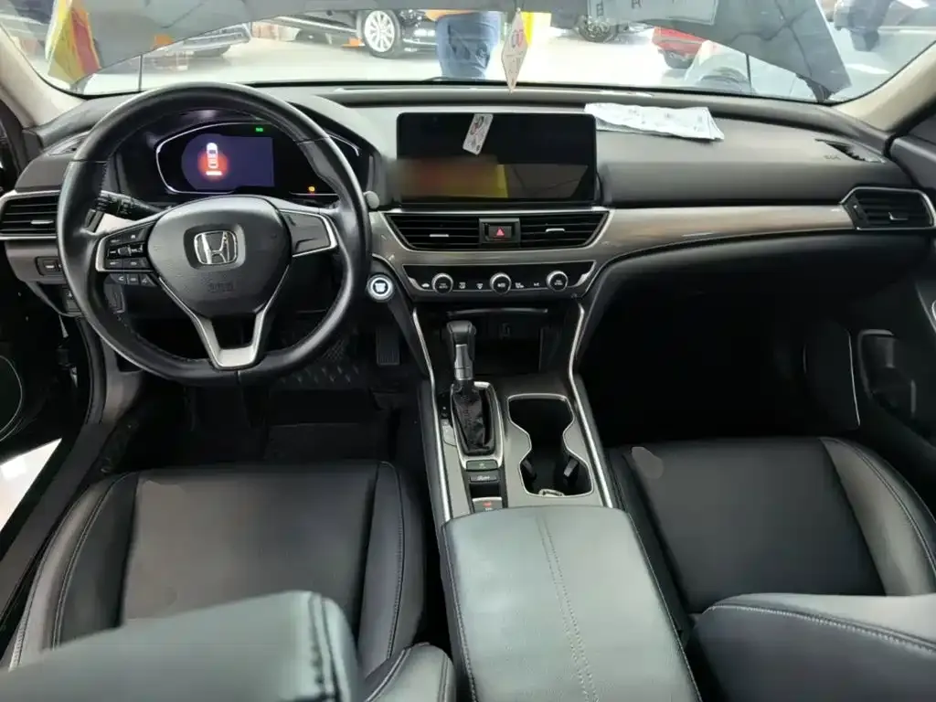Honda Accord — фото 8