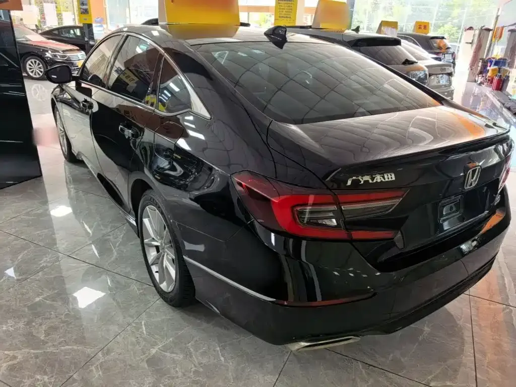 Honda Accord — фото 6