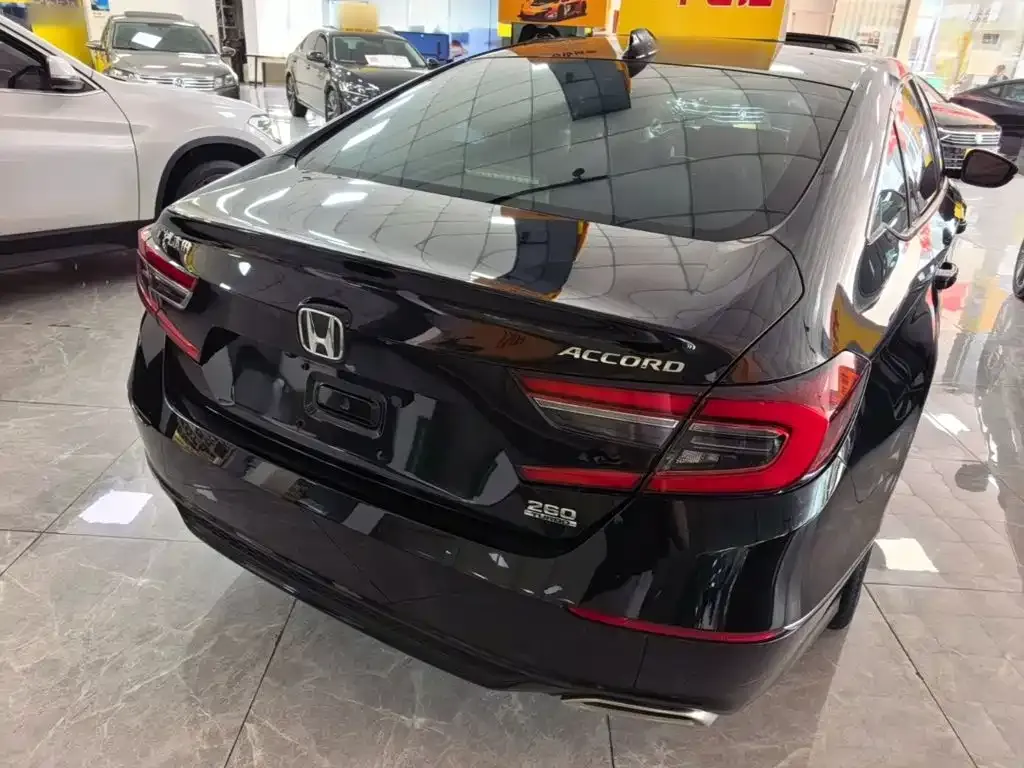 Honda Accord — фото 9