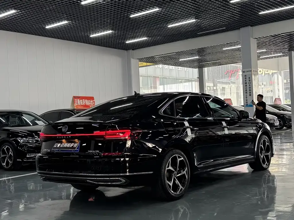 Volkswagen Passat — фото 3