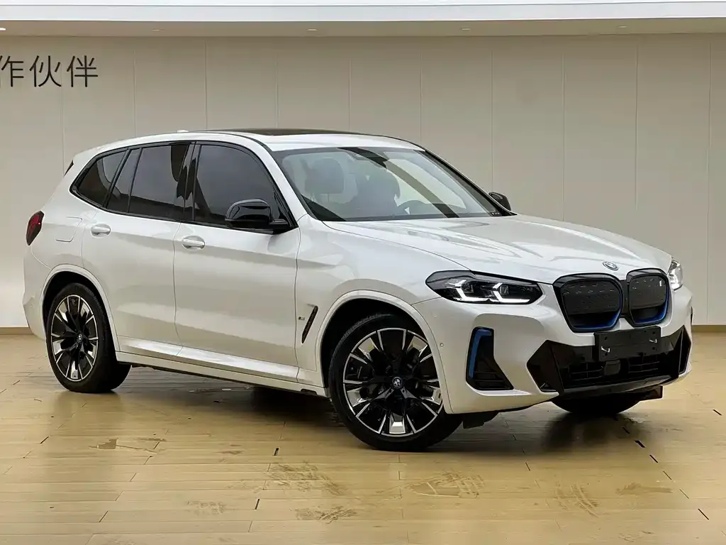 BMW iX3 — фото 4