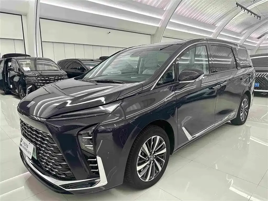 Buick GL8 Hybrid — фото 1