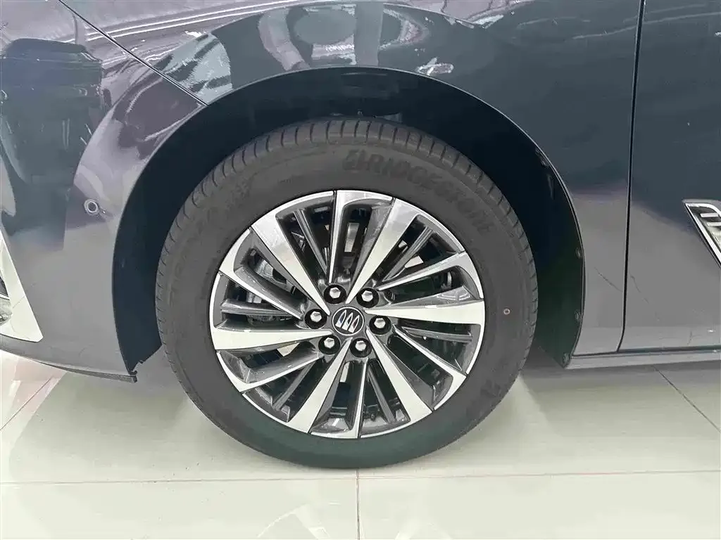 Buick GL8 Hybrid — фото 7