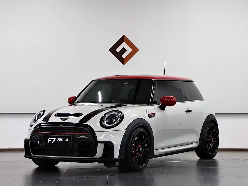MINI JCW (John Cooper Works) — фото 1