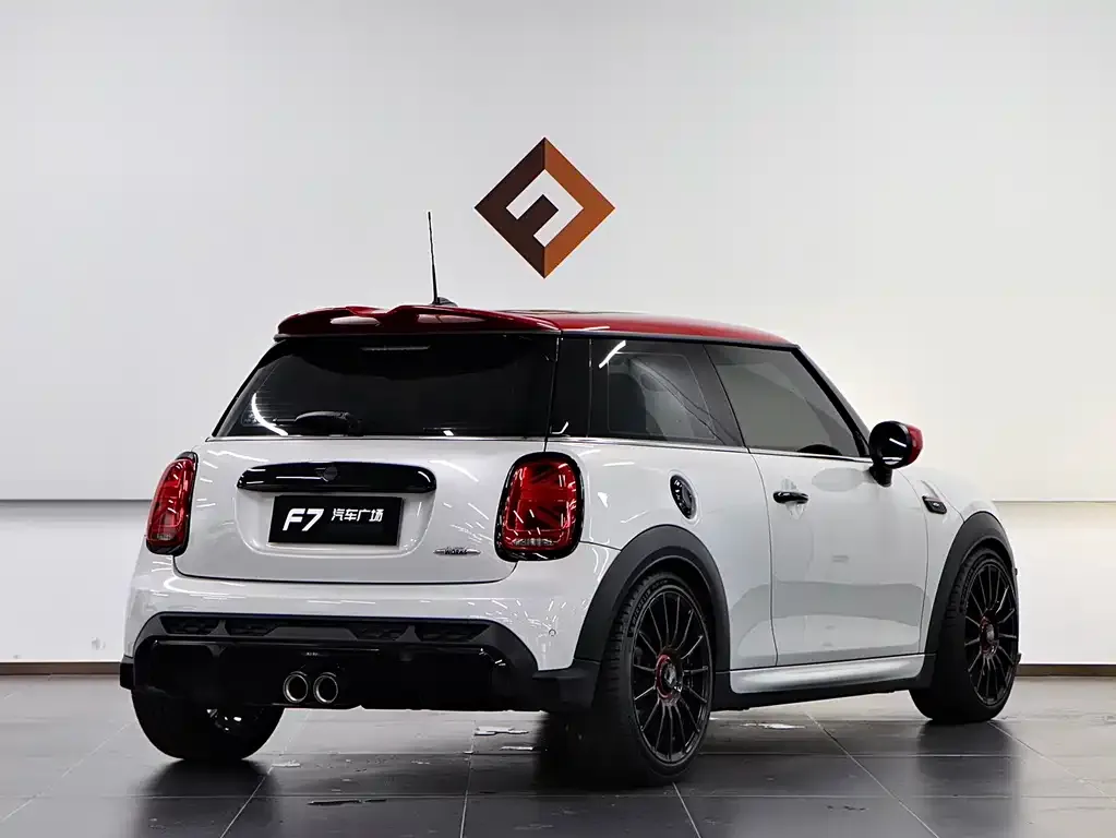 MINI JCW (John Cooper Works) — фото 10