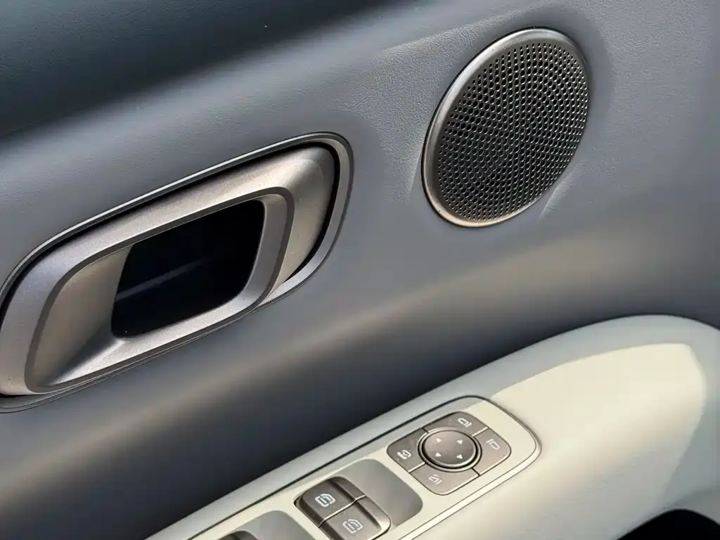 Li Auto Li i6 — фото 3