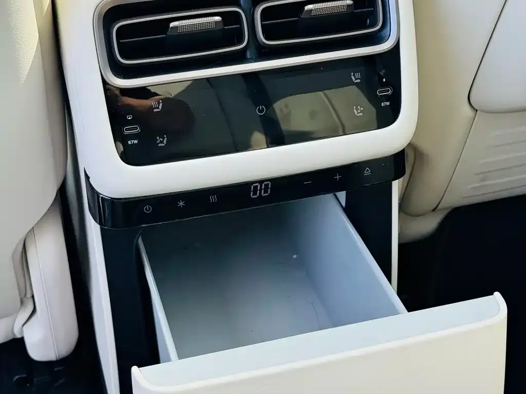 Li Auto Li i6 — фото 2
