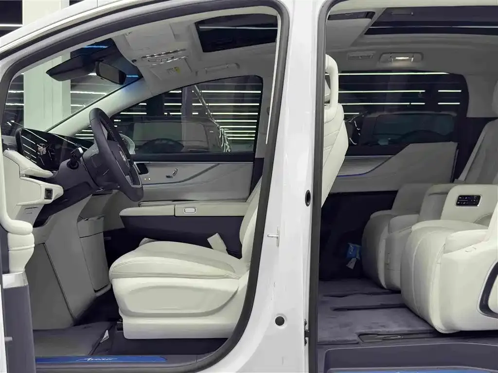 Buick GL8 Hybrid — фото 6