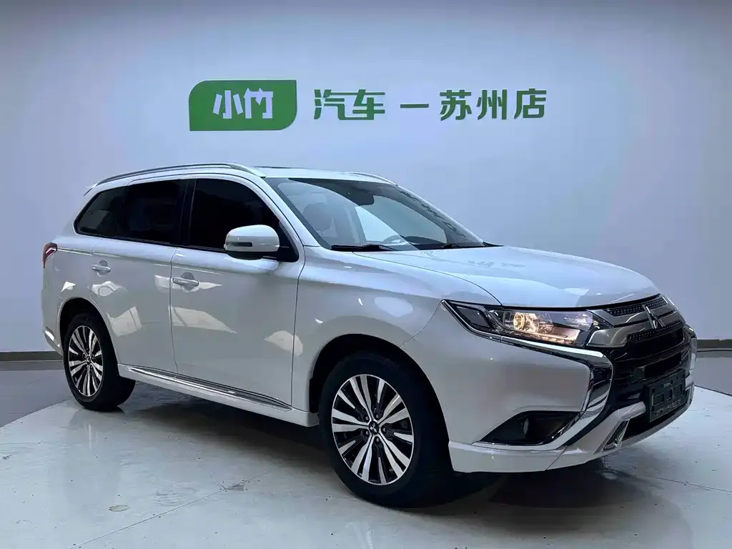 Mitsubishi Outlander — фото 3