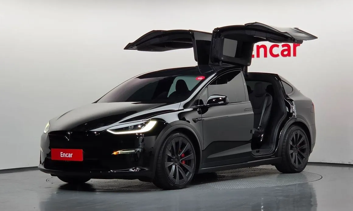 Tesla Model X — фото 1