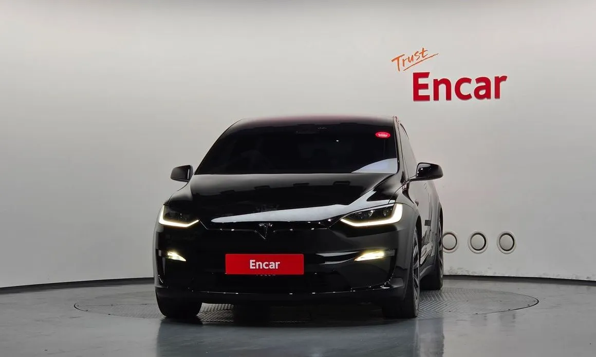 Tesla Model X — фото 2
